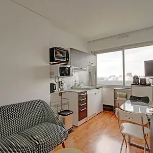 Appartement Pour 4 Personnes Proche Des Buttes Chaumont, Paris